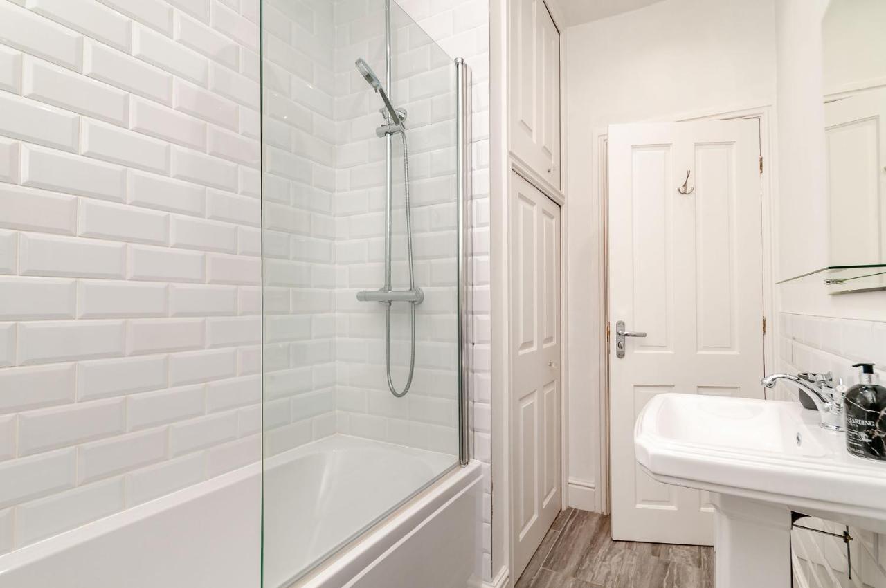 8 Kents Bank House Apartamento Grange-over-Sands Exterior foto